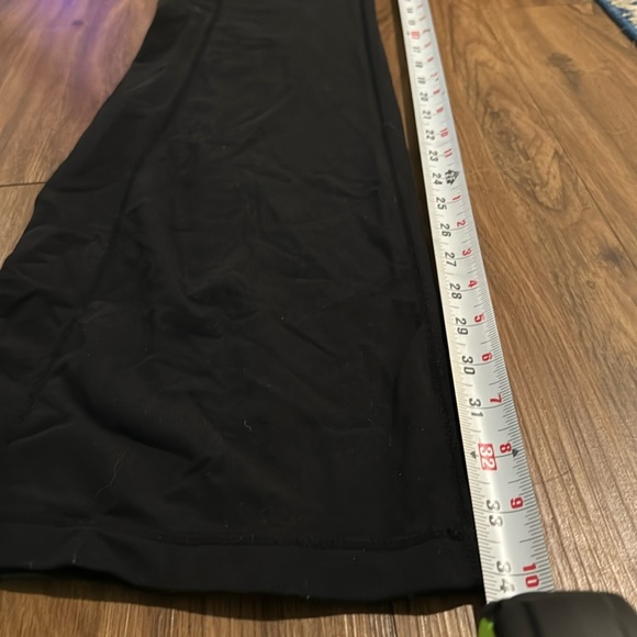 LULULEMON FLARE LEGGINGS - 4 tall - Picture 6 of 8